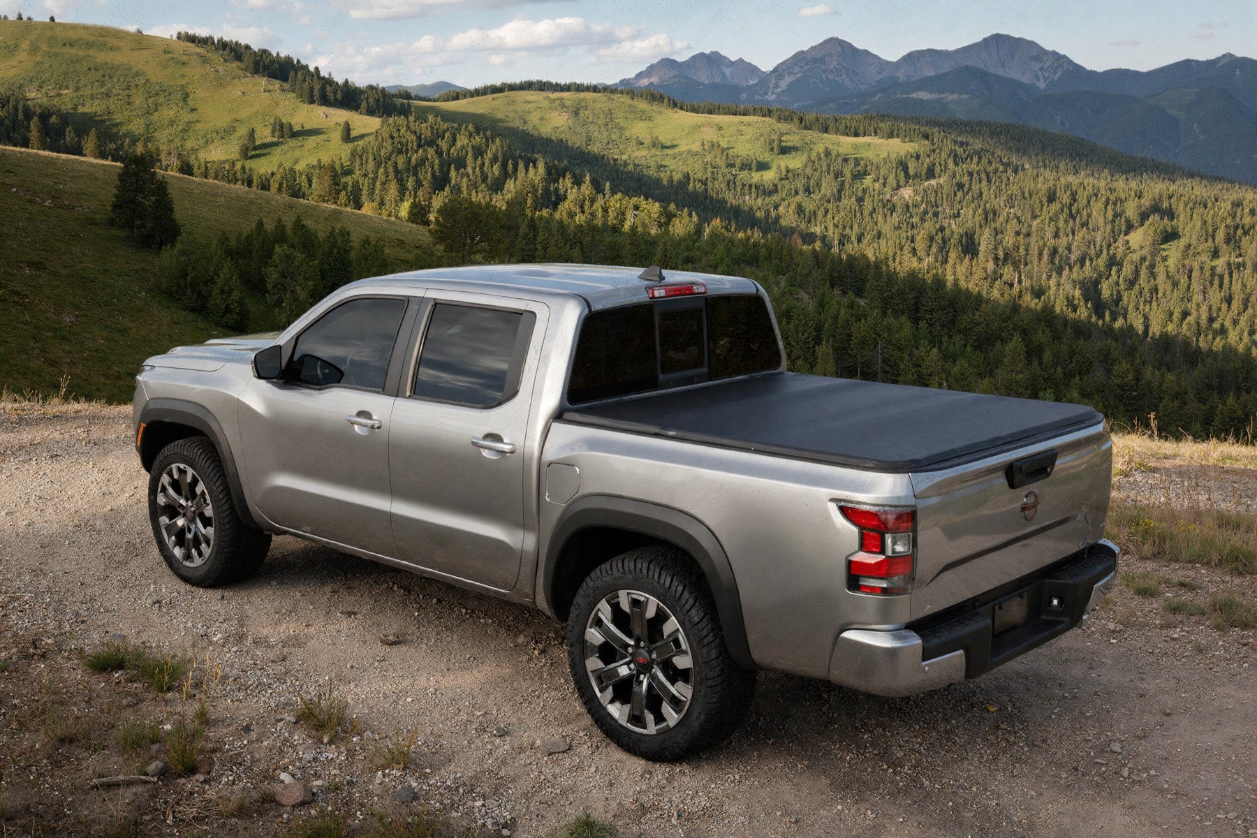 MilesRunner For 2016-2024 Titan 5.5 Ft 66" Bed LW Hard Quad Fold Tonneau Cover